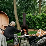 Сasa de vacaciones Retro Chic Wellness Met Hottub & Sauna