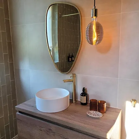 Holiday home Retro Chic Wellness Met Hottub & Sauna