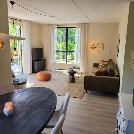 Retro Chic Wellness Met Hottub & Sauna * Ewijk
