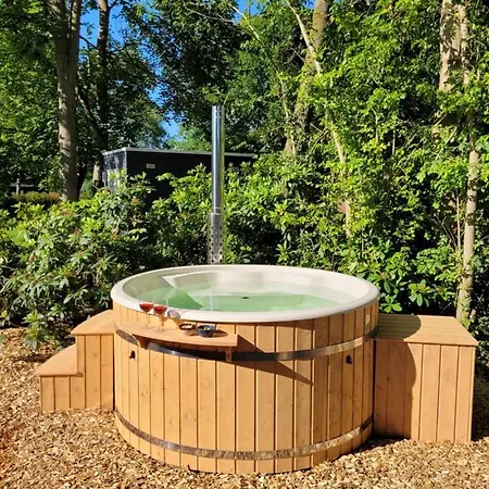 Retro Chic Wellness Met Hottub & Sauna Holiday home *