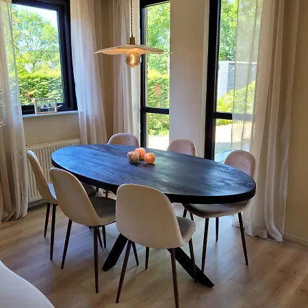Holiday home Retro Chic Wellness Met Hottub & Sauna