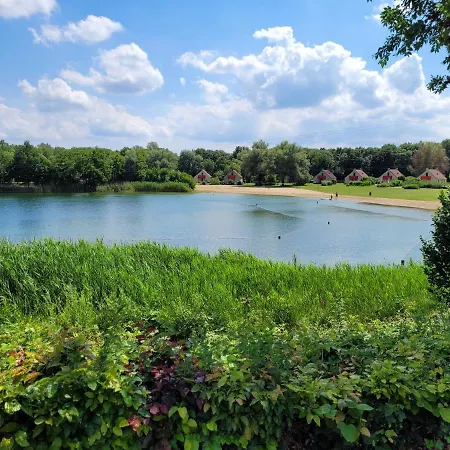 Retro Chic Wellness Met Hottub & Sauna بيت للعطل