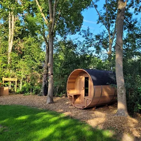 Holiday home Retro Chic Wellness Met Hottub & Sauna Ewijk