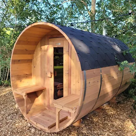 Retro Chic Wellness Met Hottub & Sauna Holiday home Ewijk