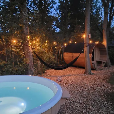 Retro Chic Wellness Met Hottub & Sauna Holiday home Ewijk