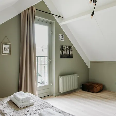 Holiday home Retro Chic Wellness Met Hottub & Sauna Ewijk