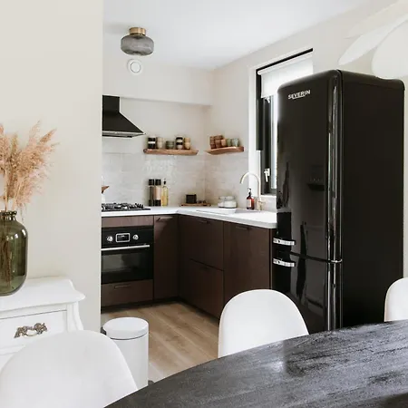 Holiday home Retro Chic Wellness Met Hottub & Sauna *