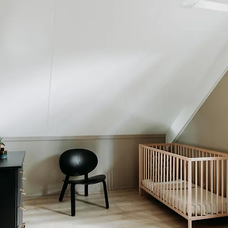 Retro Chic Wellness Met Hottub & Sauna Casa de Férias Ewijk
