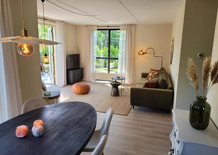 Retro Chic Wellness Met Hottub & Sauna * Ewijk