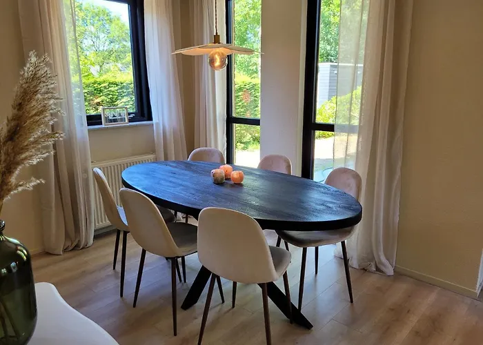 Tatil Evi Retro Chic Wellness Met Hottub & Sauna