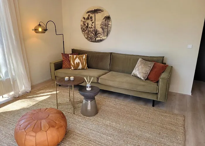 Retro Chic Wellness Met Hottub & Sauna Holiday home