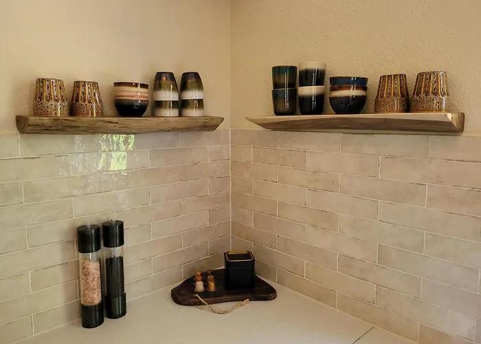 Retro Chic Wellness Met Hottub & Sauna *