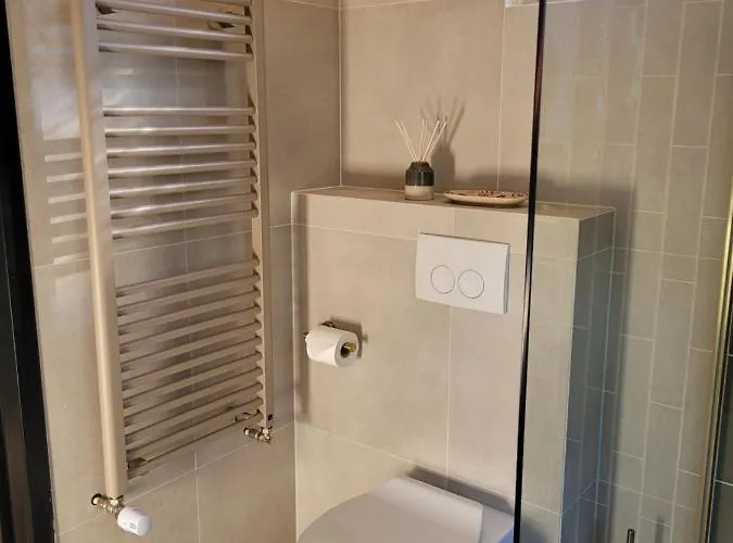 Retro Chic Wellness Met Hottub & Sauna