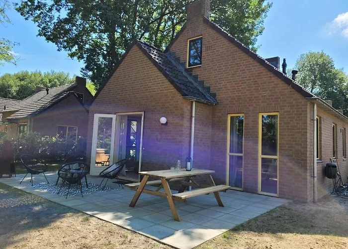 Retro Chic Wellness Met Hottub & Sauna Holiday home