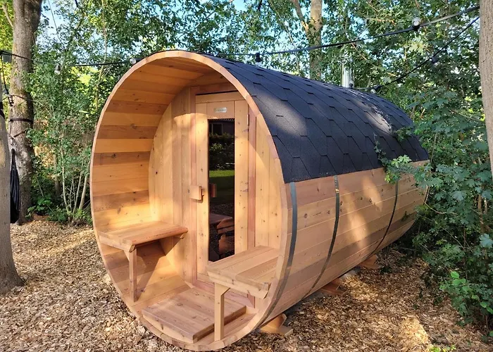 Retro Chic Wellness Met Hottub & Sauna بيت للعطل Ewijk