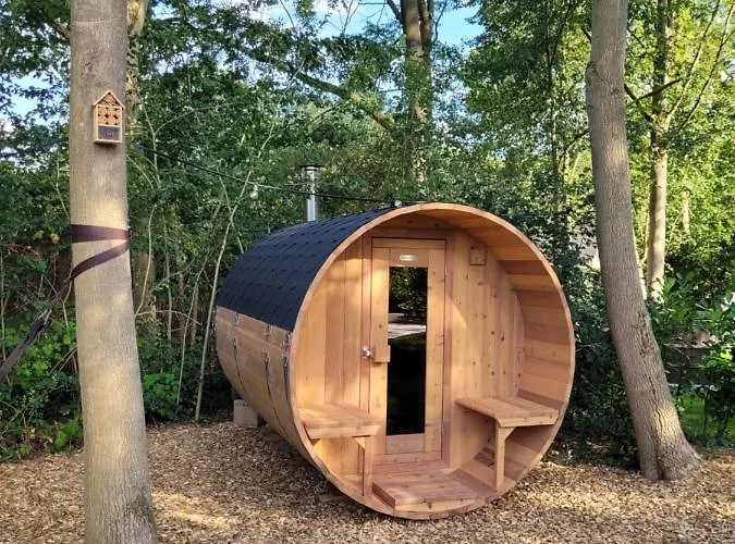 Retro Chic Wellness Met Hottub & Sauna * Ewijk