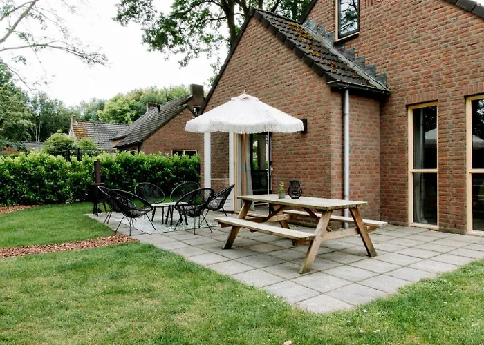 Retro Chic Wellness Met Hottub & Sauna Holiday home *