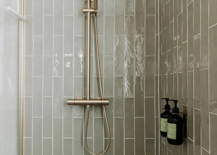 Retro Chic Wellness Met Hottub & Sauna *