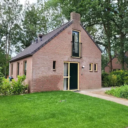 Retro Chic Wellness Met Hottub & Sauna * Ewijk