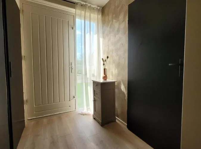 Retro Chic Wellness Met Hottub & Sauna